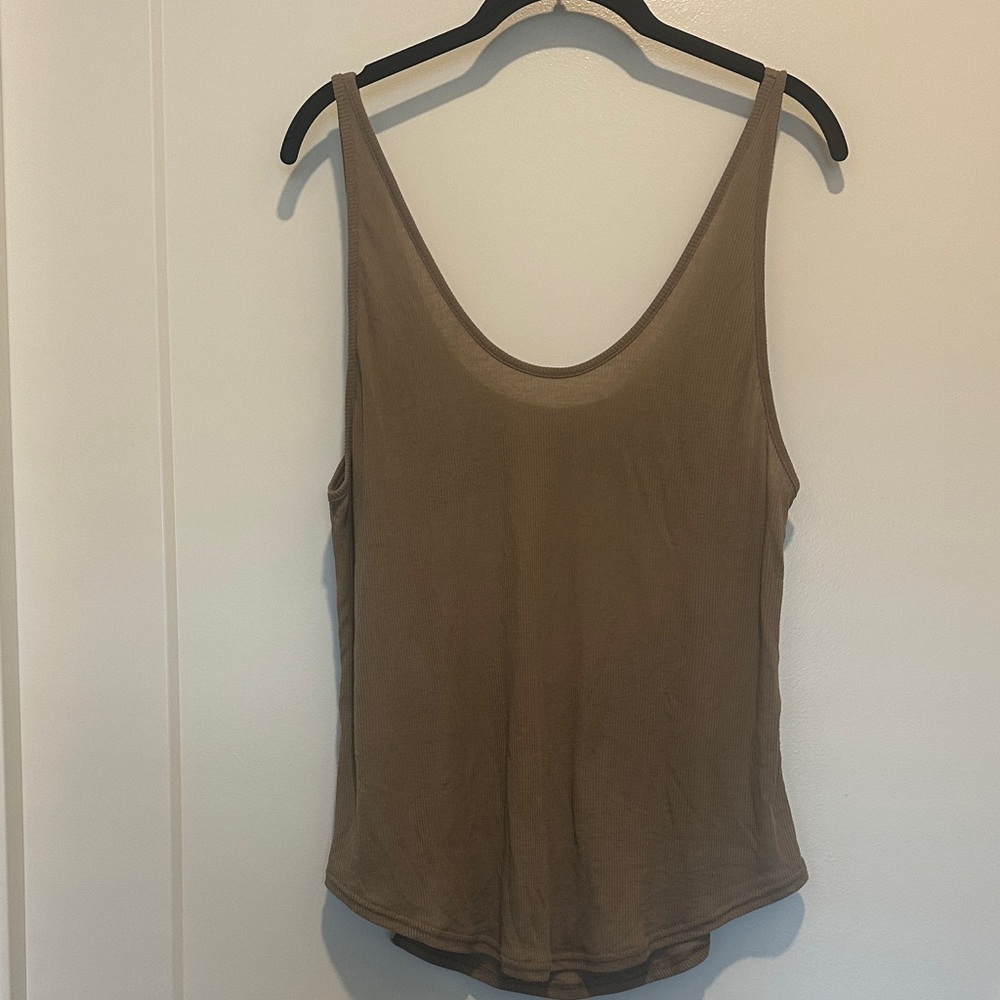 ALO Yoga Tan/Mocha Cut-out Back Tank Top